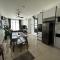 Dhancell Executive Homestay 8 Pax NETFLIX WIFI AT DESARU