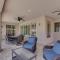 Home Theatre and Pool Lake Havasu Retreat - مدينة ليك هافاسو