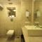 Hotel Le Roi Near New Delhi Railway Station