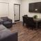 Monument Resort like amenities with King bd Qn bd Garage Fast WiFi Sleeps