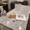 Monument Resort like amenities with King bd Qn bd Garage Fast WiFi Sleeps - Monument