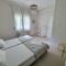 Our Home-Fully renovated apartments and studios by the sea - 尼基季