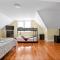 555-2 6BR Quincy - Spacious Apt near Perry Beach