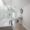 3 bedroom Cannock flat ideal for groups - Great Wyrley