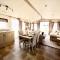 Stunning Caravan With Full Lake View At Southview Holiday Park Ref 33004Ml