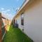 Cozy 3 Bed 2 Bath Apartment, Near Shopping Plazas, Expressway and Free Parking