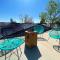 Timber & Tin D 2Bed 2Bath w Pool & Rooftop Deck - 卡纳布