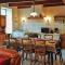 Beautiful Home In Le Cloitre S Thegonnec With Kitchen - Le Cloître-Saint-Thégonnec