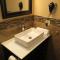 Dockside Suites