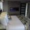 Dockside Suites
