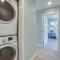 Bellevue Abode Balcony, 13 Mi to Downtown Seattle