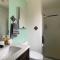 Spacious, Cheerful, Modern Home 5 BR, 3BA, 2KIT - شورلاين