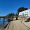 The Boat House - Water Front, WiFi, Pet Friendly home - Norfolk