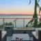 Views, Seclusion, Cozy Island Comfort - Camano