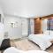 DTPH Mid Century Studio w/Pool & Parking