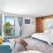 Walkable DTPH Studio w/ Pool and Parking