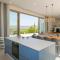 Modern and luxurious villa with swimming pool in Zmijavci