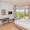 Modern and luxurious villa with swimming pool in Zmijavci