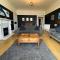 A Spacious Flat with Character - Private Car Space