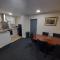 Lymedale Suites Studios & Aparthotel in NEWCASTLE UNDER LYME & STOKE - 莱姆河下游的纽卡尔斯