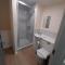 Lymedale Suites Studios & Aparthotel in NEWCASTLE UNDER LYME & STOKE - 莱姆河下游的纽卡尔斯