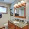 Great Salida Getaway - 20 minutes to Monarch with Spa & Gameroom