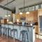 Updated Rustic-Chic Condo on Ourays Main Street! - أوراي