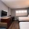 SeaSide Inn & Suites