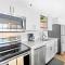 Stylish Waikiki Gem with Ocean View and Free Parking! - هونولولو