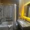 Super 8 by Wyndham Pasadena - Pasadena