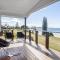 Aqua Vista - Beach front location
