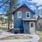 Black Bear Cabin with Hot Tub - Woodland Park