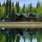 Lakefront Luxury Log Home with Spa & Aurora Views - North Pole