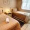 La Mer 8 - 6 Sleeper - Overlooking Margate Beach!