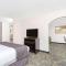 AmericInn and Suites by Wyndham Delafield-Waukesha-Milwaukee