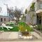 Chalet con piscina y jardín, no fumadores ni fiestas