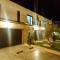 Chalet con piscina y jardín, no fumadores ni fiestas