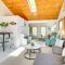 Charming Mountain Home Retreat Walk to Marina!