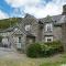 Farmhouse & exclusive outdoor heated pool - Bryn-crug