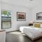 Refreshing 2-bedroom Apartment - 80 Walkscore!