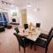 Legoland and Gleneagle- 3min Walk with Bathub-Cityview at Afiniti Residency -8pax-Cozy