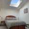Smithy Bungalow, free private parking included, Buxton