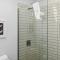 Modern 2-bedroom Apartment - 80 Walkscore!