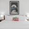 Modern 2-bedroom Apartment - 80 Walkscore!