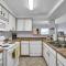 A204 Melville Condo