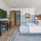 The Highlander at Radford, Tapestry Collection by Hilton