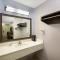 Super 8 by Wyndham Malvern