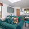 Ruecroft, Penruddock an Eco & dog friendly lodge with a hot tub, 10 minutes from Lake Ullswater