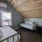Pinetop Getaway w Sunset Deck & Fire Pit Table