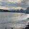 Apto frente praia Gonzaguinha